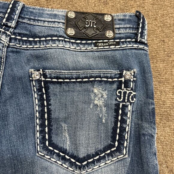 Miss Me Boyfriend Capri Women's Jeans Size 27 Blue Distressed Embroidered Denim - Picture 10 of 13